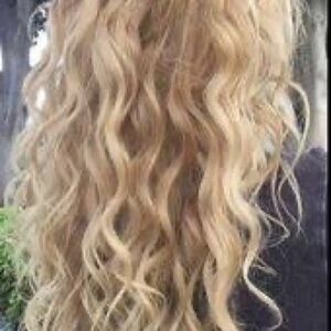 CHANGE YOUR APPEARANCE BY TRYING THESE BLONDE AND CARAMEL CLIP ON EXTENSIONS!📦